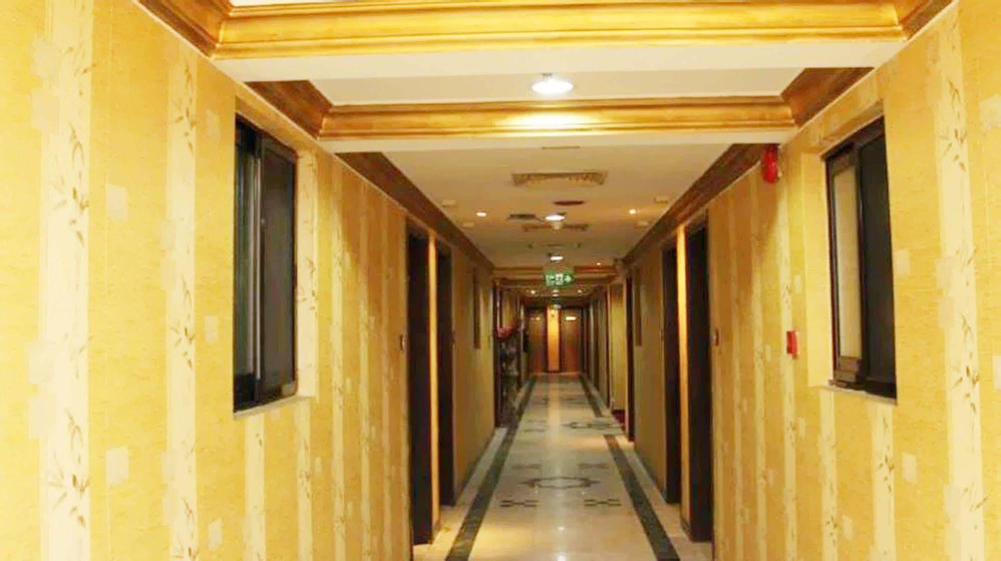 Royal Garden Hotel Dubai Eksteriør billede